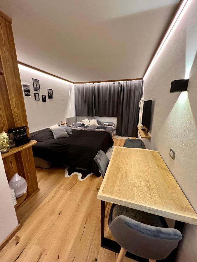 Cozy Studio Apartment بيريوِل تْشيرفينيا المظهر الخارجي الصورة